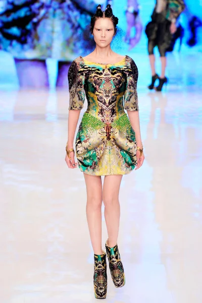 Look 11